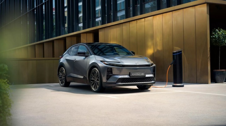 Toyota pristatė naująjį Toyota RAV4